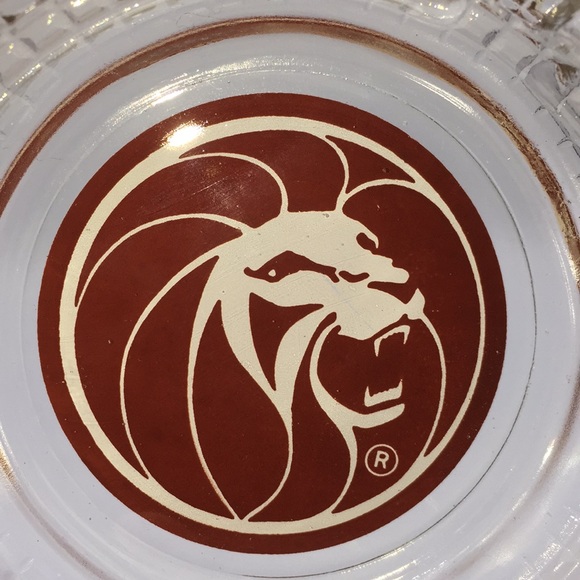 Vintage Las Vegas MGM Grand Hotel Casino Glass Ashtray Red Lion Head Logo Retro - Picture 2 of 6